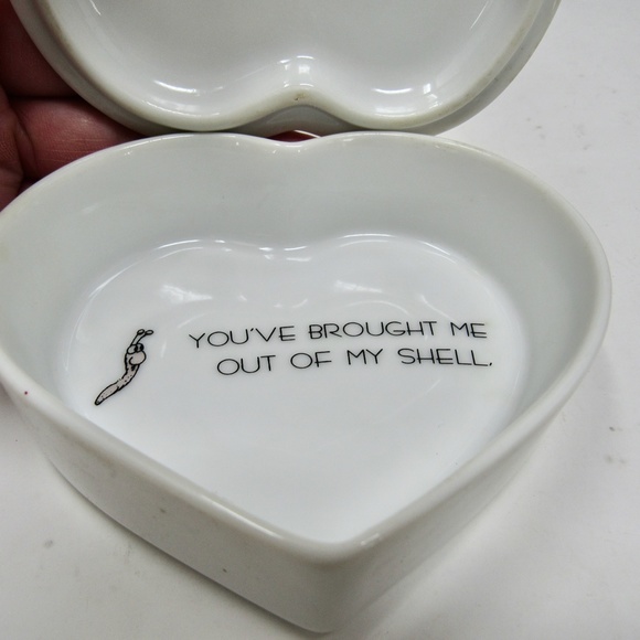 Vintage Trinket Box Porcelain Heart /Snail/Turtle/ Japan - Picture 3 of 4